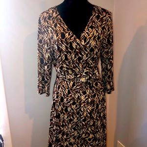 EUC Ladies Wrap Dress in size Large